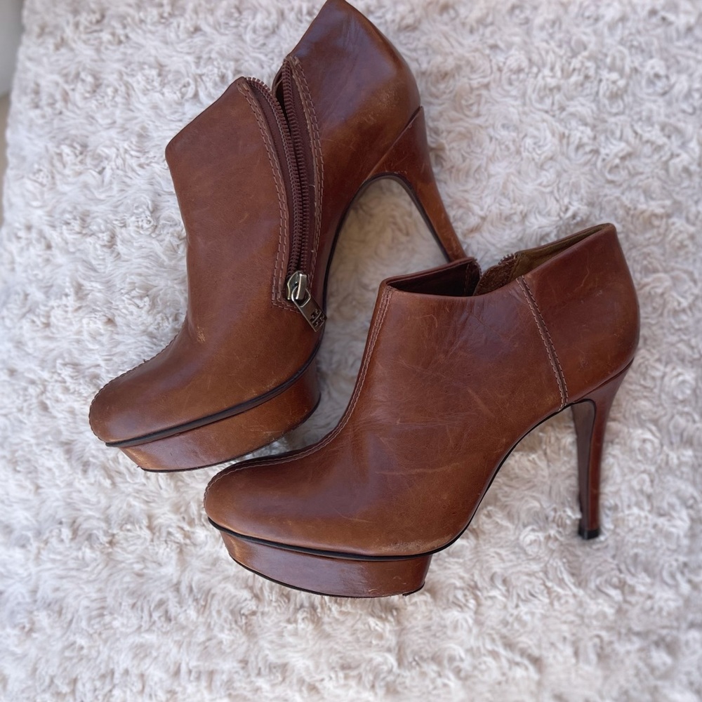 Tory Burch Heeled Leather Booties size 6.5